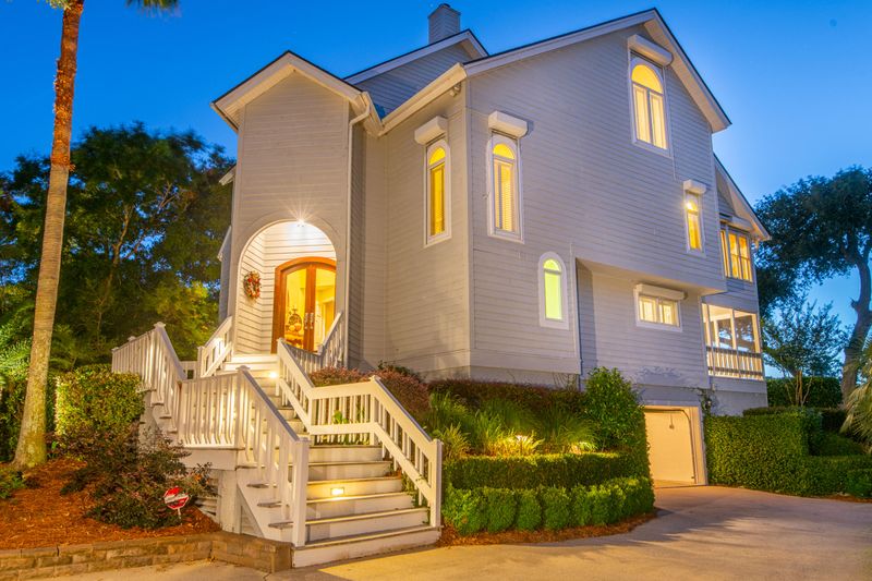 58 Seagrass Ln, Isle Of Palms, SC 29451