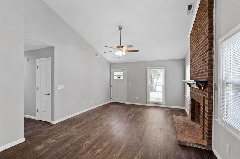 125 Chownings Ln, Goose Creek, SC 29445