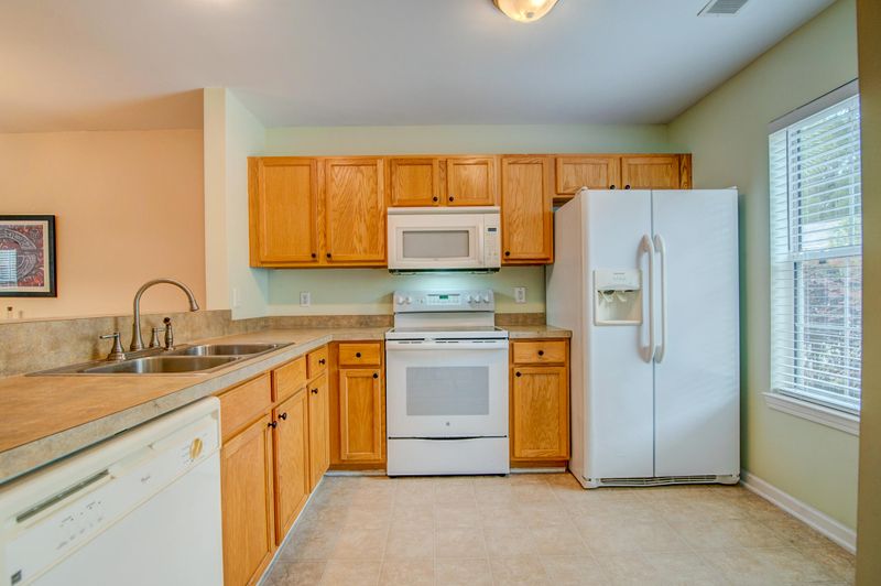 1239 Island Club Dr, Charleston, SC 29492