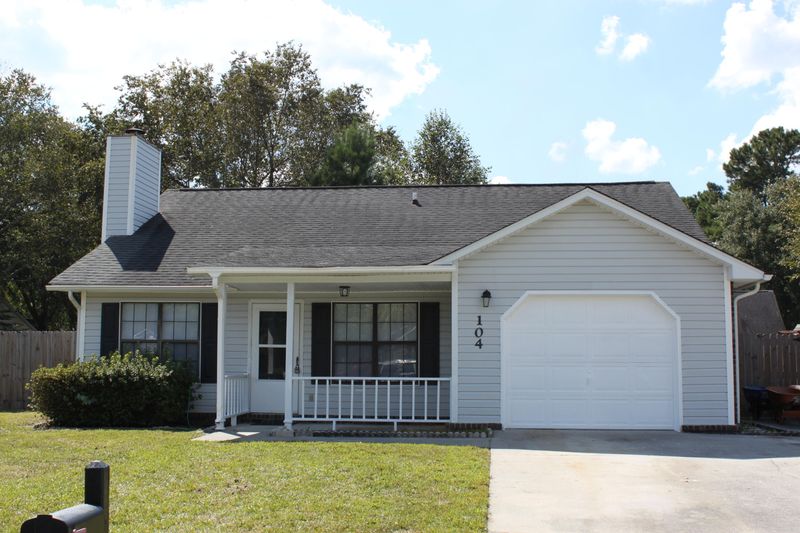 104 Felicia Ct, Summerville, SC 29486