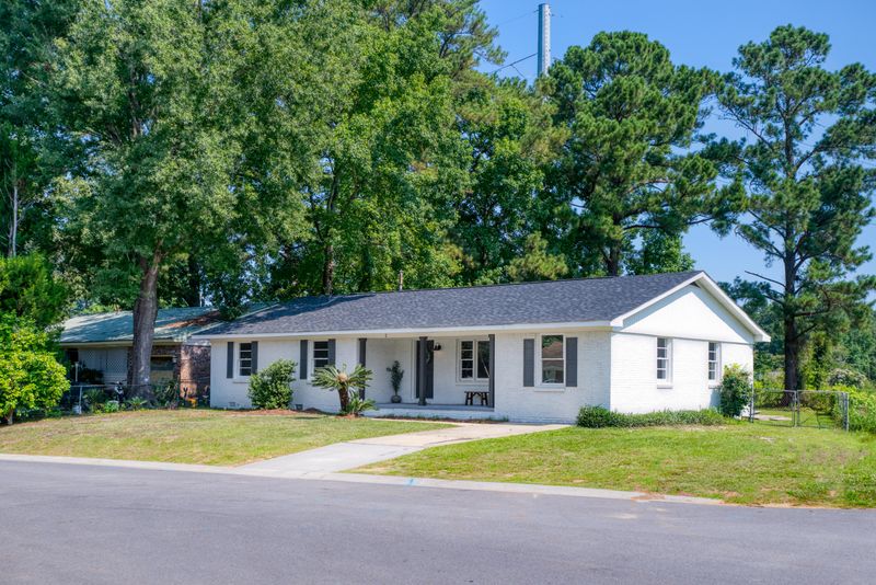 2 Raritan Rd, Goose Creek, SC 29445