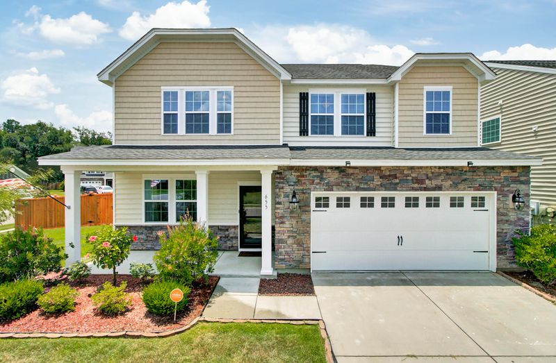 655 Silver Moss Dr, Moncks Corner, SC 29461