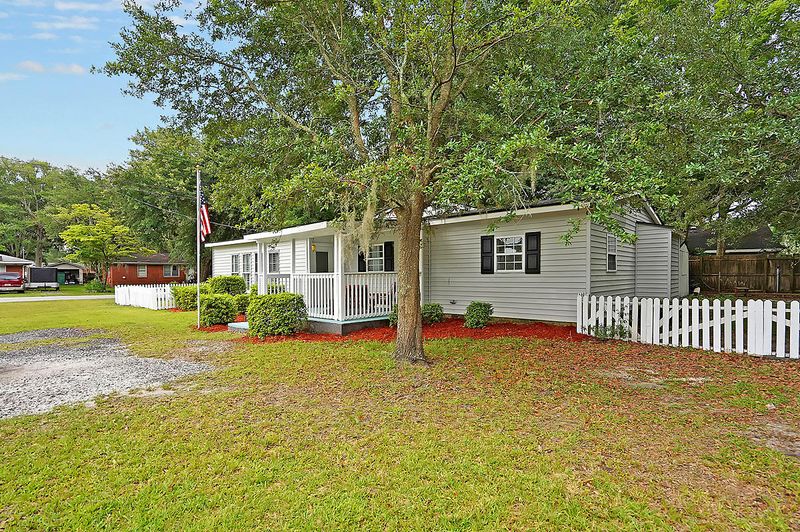 1703 Tomoka Dr, Charleston, SC 29407