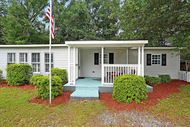 1703 Tomoka Dr, Charleston, SC 29407