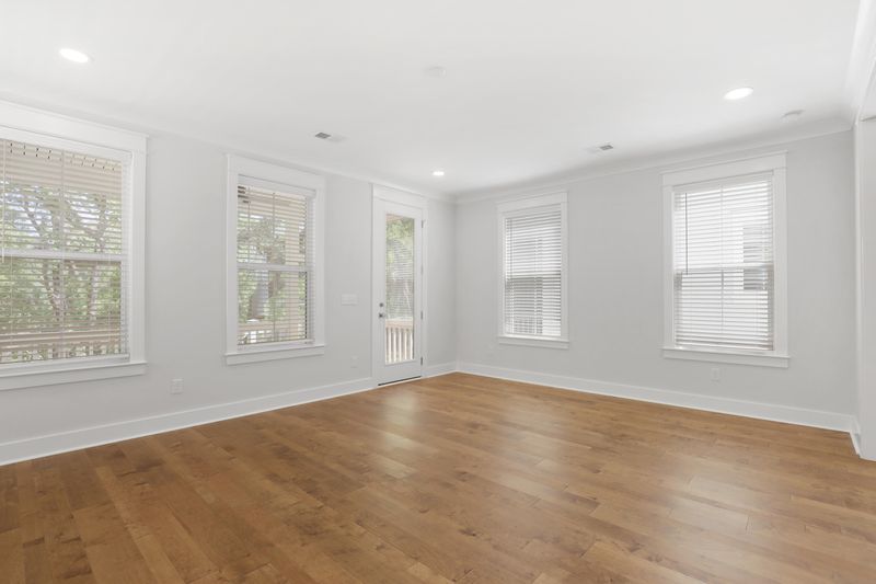 1091 Avenue Of Oaks, Charleston, SC 29407
