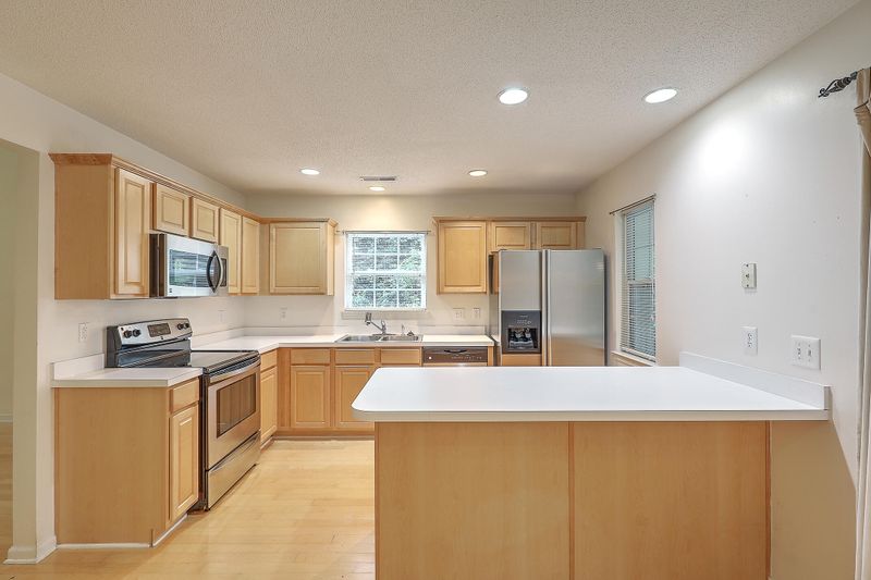 106 Taylor Cir, Goose Creek, SC 29445