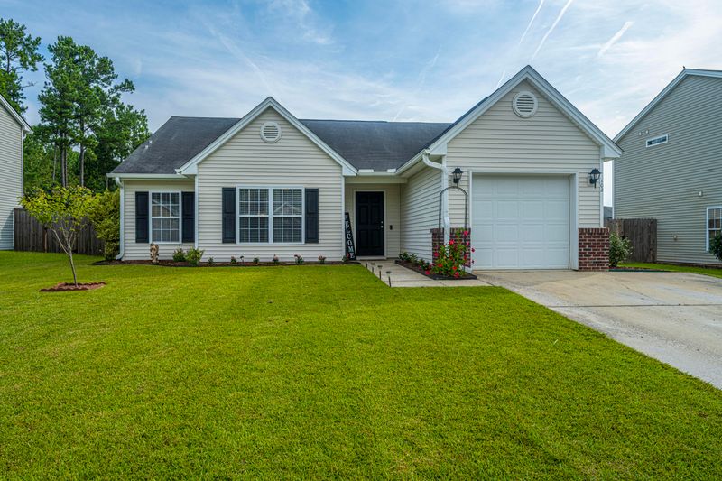 102 Salem Creek Dr, Goose Creek, SC 29445