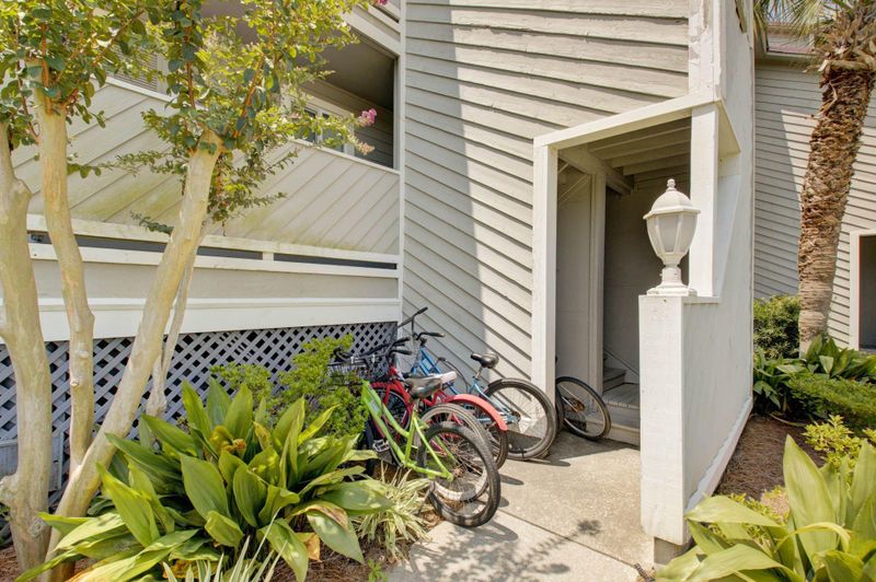 51 Mariners Cay Dr, Folly Beach, SC 29439