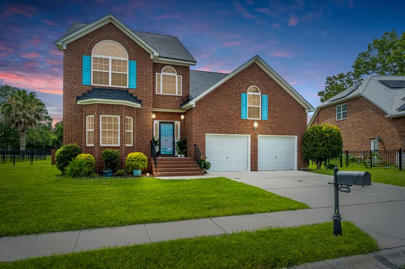 5041 Spaniel Dr, North Charleston, SC 29405