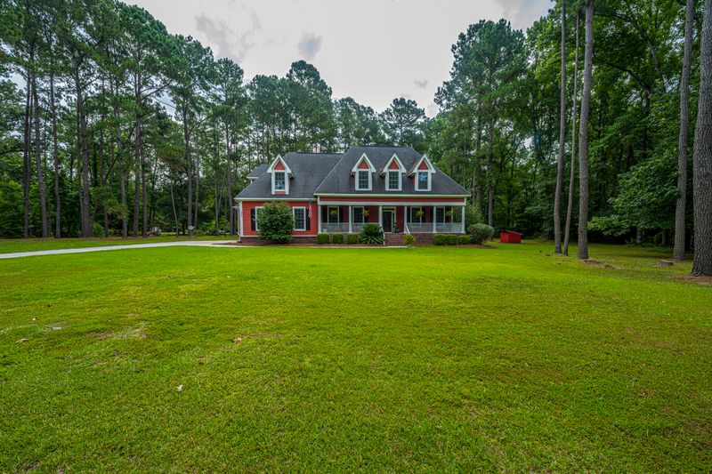 530 Summerset Ln, Summerville, SC 29483