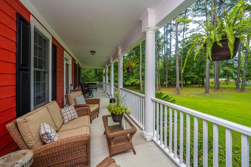 530 Summerset Ln, Summerville, SC 29483