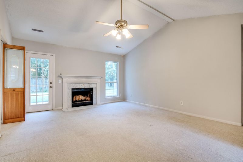 8481 Battle Forest Dr, North Charleston, SC 29420