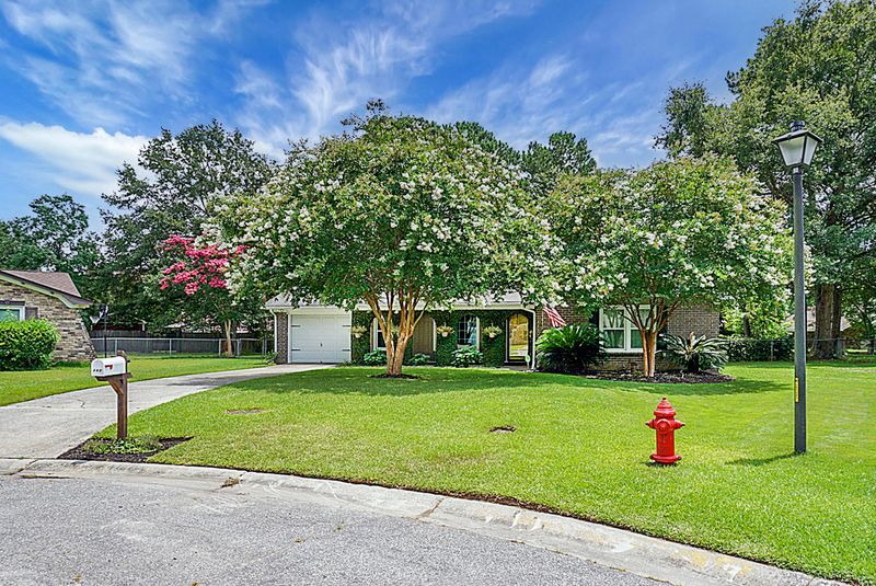 107 Hampton Ct, Goose Creek, SC 29445