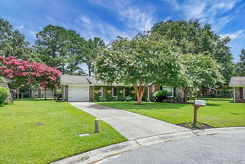 107 Hampton Ct, Goose Creek, SC 29445