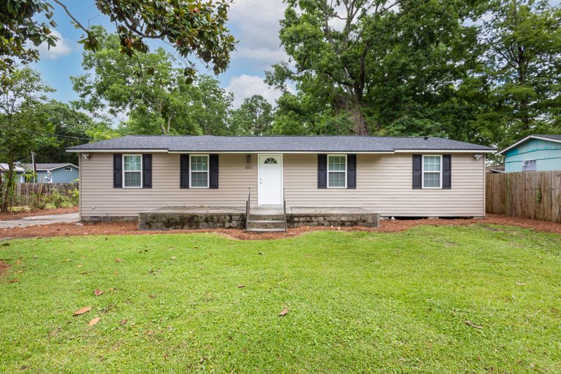 6882 Ward Ave, North Charleston, SC 29406