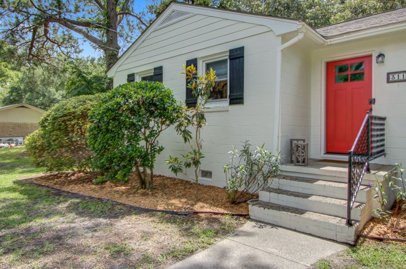 311 Millcreek Dr, Charleston, SC 29407