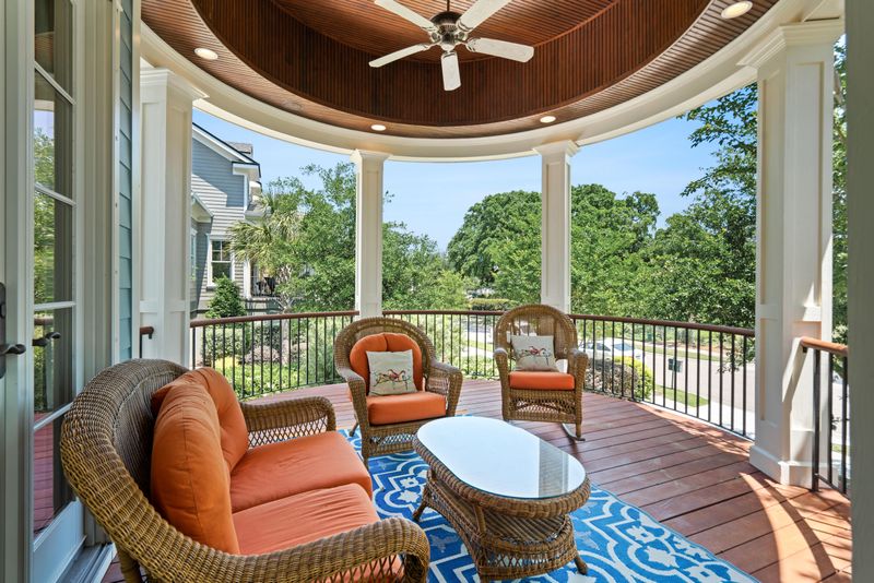 415 Creek Landing St, Daniel Island, SC 29492