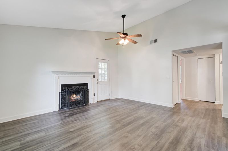 102 Douglas Pl, Summerville, SC 29483