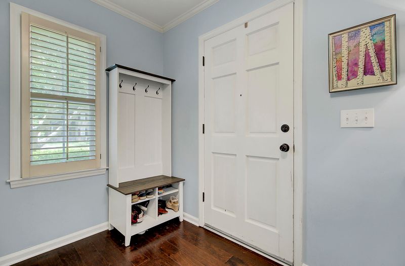 963 Governors Ct, Mount Pleasant, SC 29464