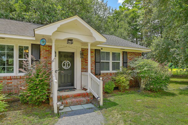 1083 Black Tom Rd, Moncks Corner, SC 29461