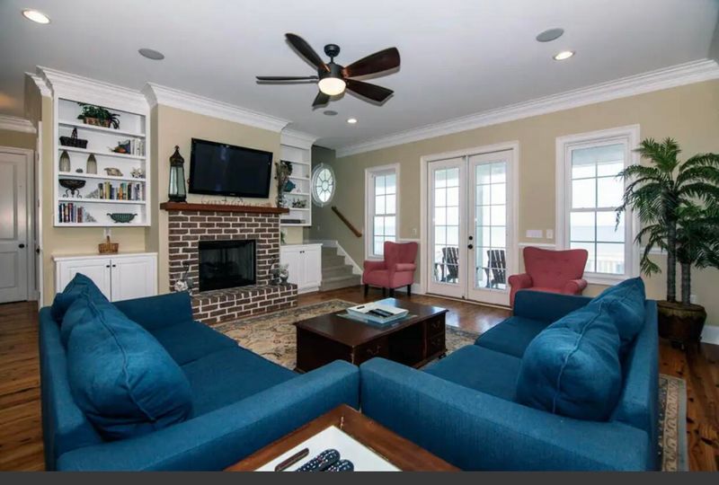 1902 Palmetto Blvd, Edisto Island, SC 29438