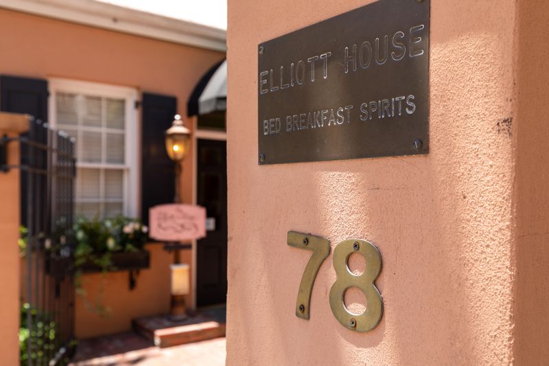 78 Elliott House Inn St, Charleston, SC 29401