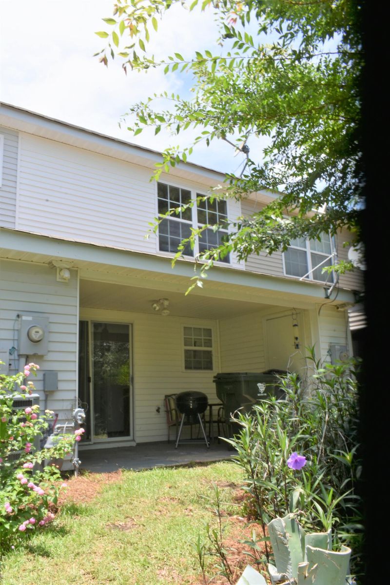 202 Yellow Hawthorn Cir, Summerville, SC 29483