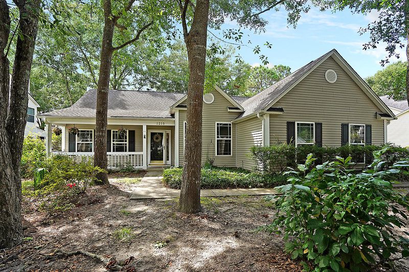 1215 Winding Ridge Ct, Mount Pleasant, SC 29466