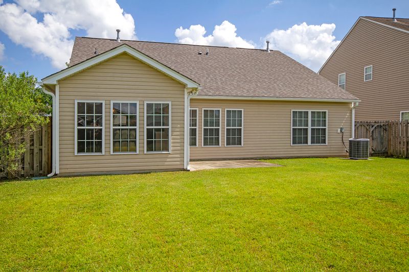 8004 Henderson Rd, Summerville, SC 29483