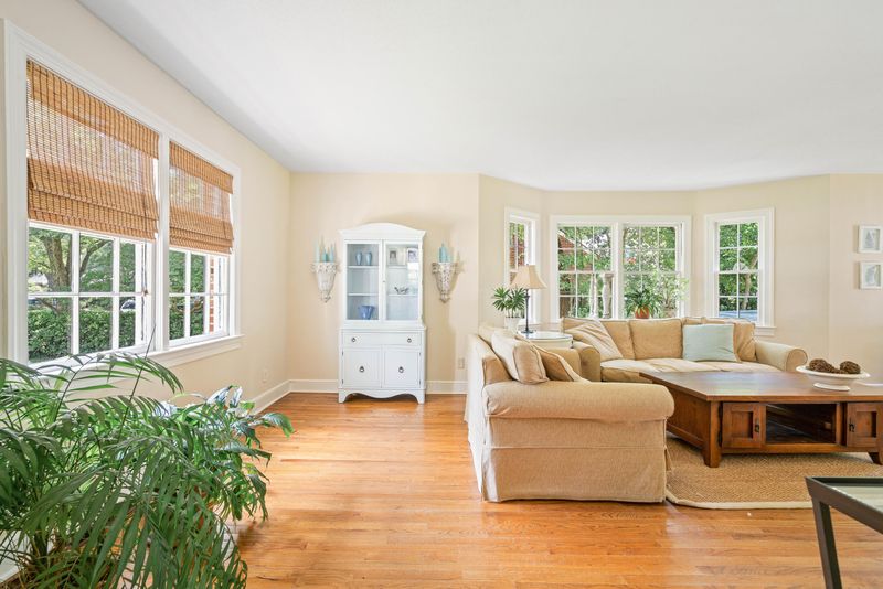 8 Sheridan Rd, Charleston, SC 29407