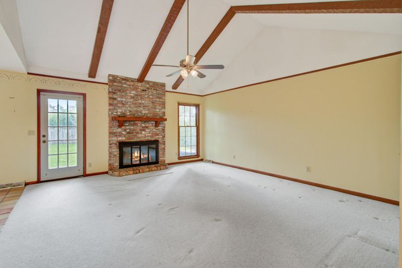 323 Summercourt Dr, Summerville, SC 29485