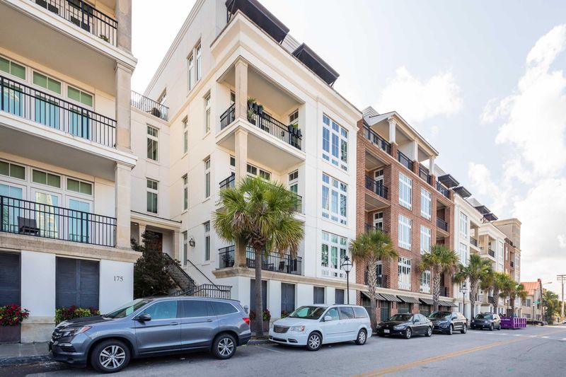 175 Concord St #403, Charleston, SC 29401