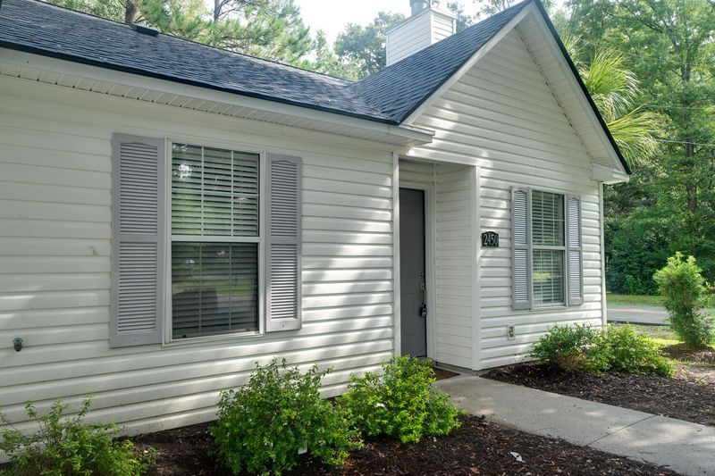 2450 Realm St, North Charleston, SC 29406