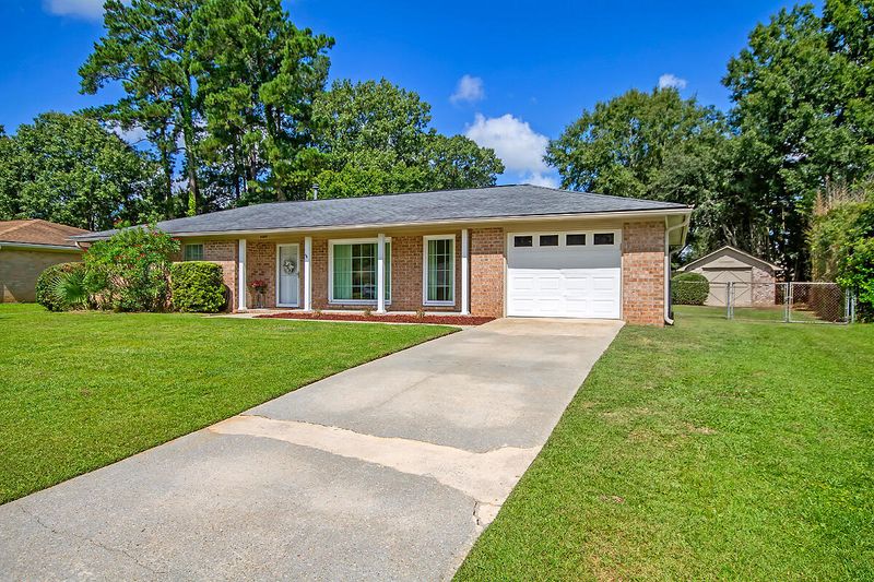 8369 Glenford Rd, North Charleston, SC 29406