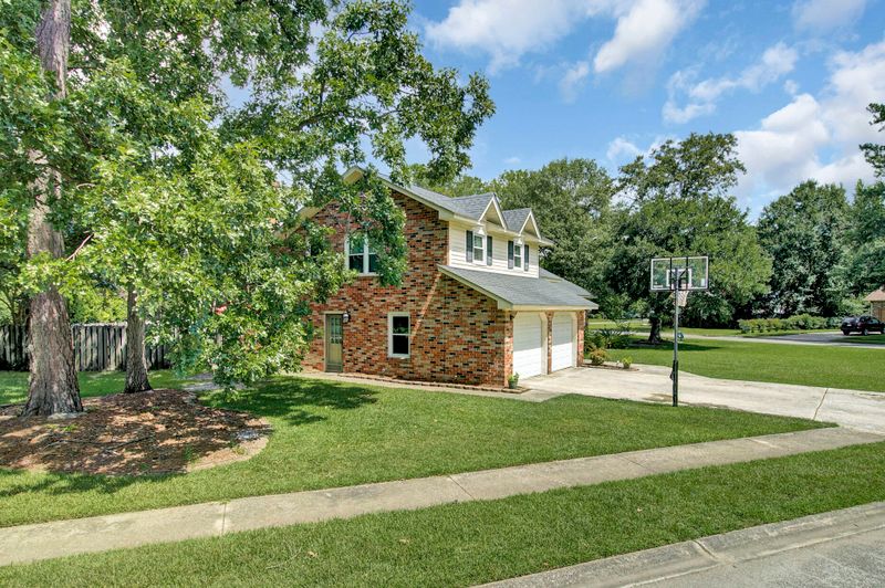 108 Kendall Ct, Goose Creek, SC 29445