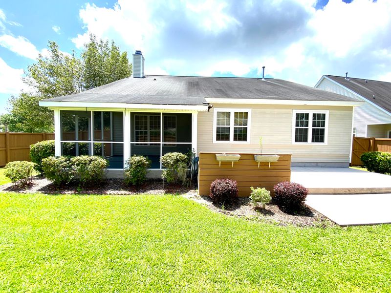422 Cabrill Dr, Charleston, SC 29414