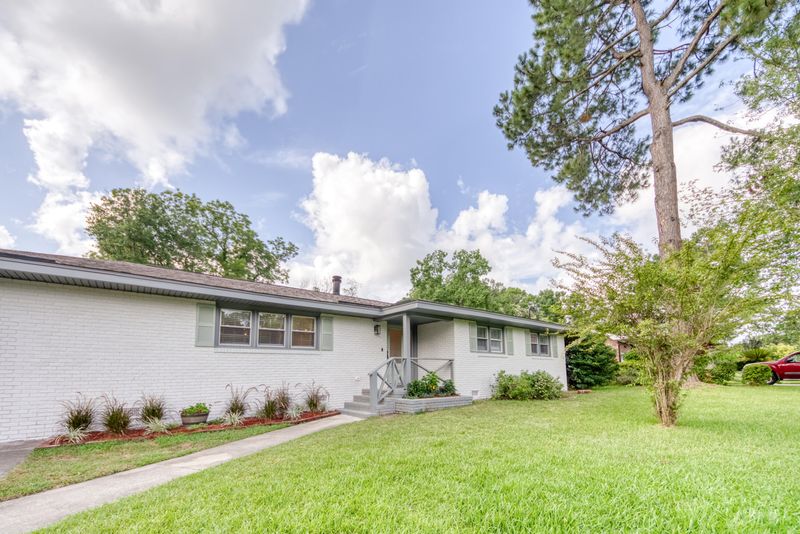 1426 Pooshee Dr, Charleston, SC 29407