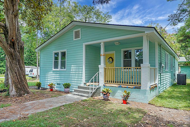 617 W 2nd N St, Summerville, SC 29483