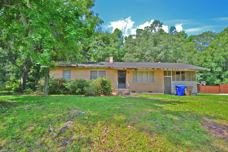 633 Constant Dr, Charleston, SC 29412