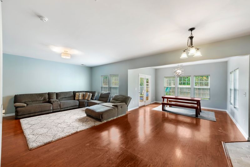 284 Mayfield Dr, Goose Creek, SC 29445