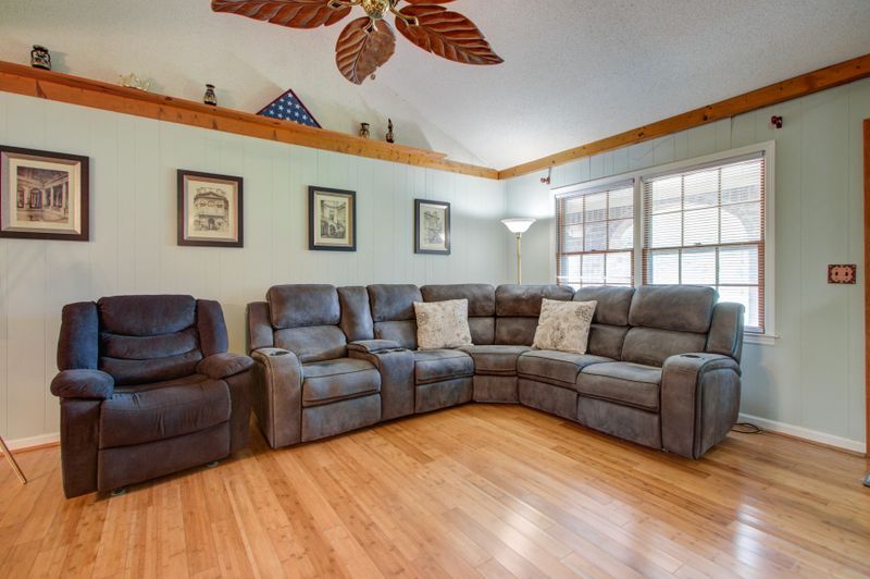 133 Pawley Dr, Summerville, SC 29483