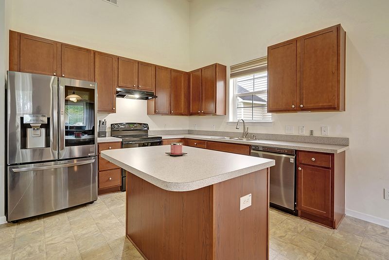 8024 Hyannis Ct, North Charleston, SC 29420