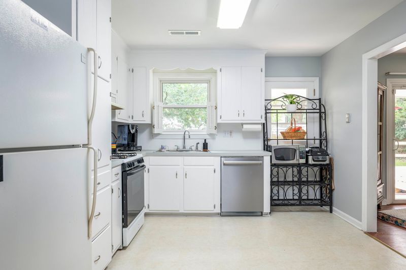 1406 Kentwood Cir, Charleston, SC 29412