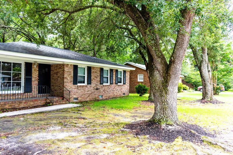 224 Owens Dr, Summerville, SC 29485