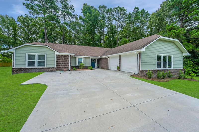 131 Mellard Dr, Goose Creek, SC 29445