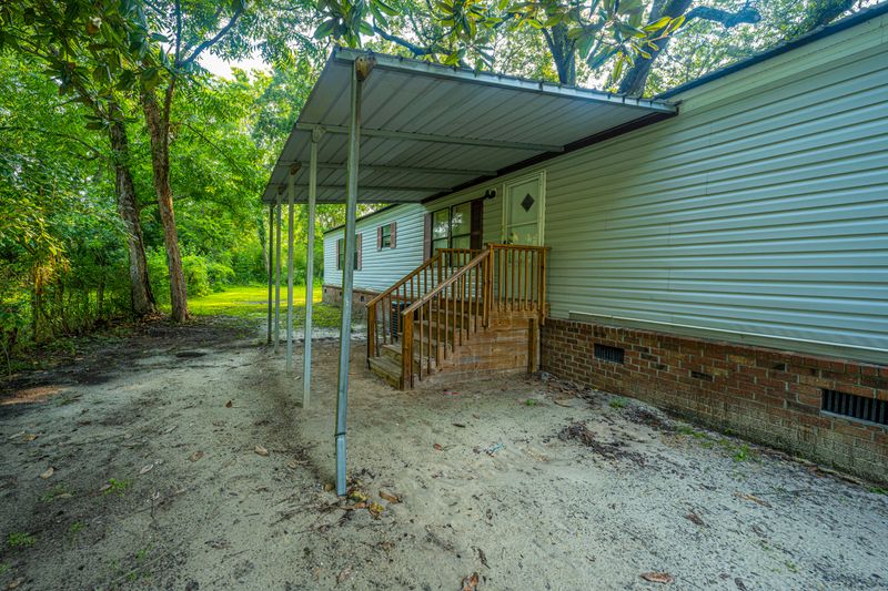 915 W Luke Ave, Summerville, SC 29483