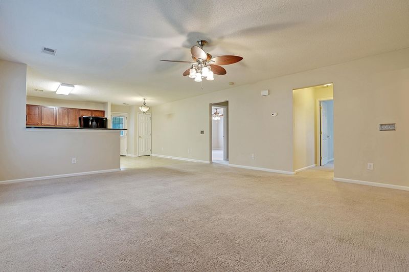 201 Maypop Dr, Goose Creek, SC 29445