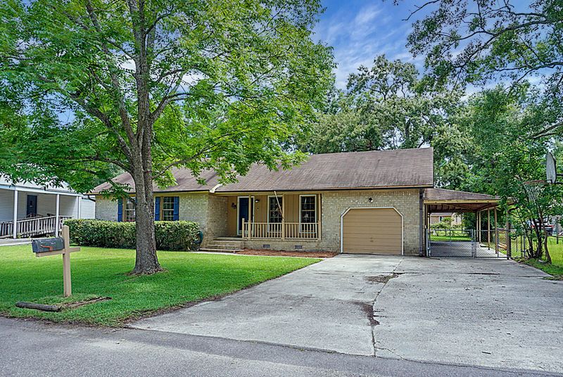 12 Lighthouse Dr, Goose Creek, SC 29445