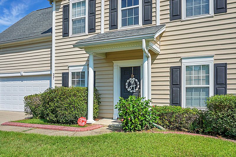337 Lakewind Dr, Moncks Corner, SC 29461
