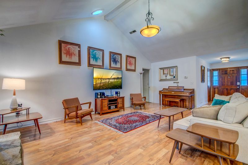 1477 Kentwood Cir, Charleston, SC 29412
